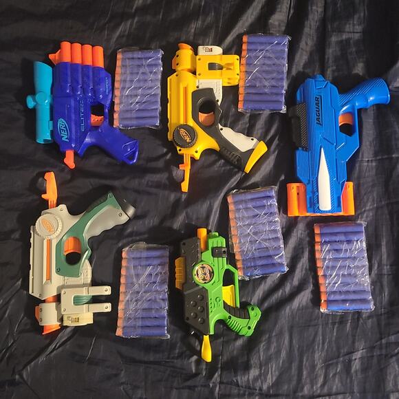 Nerf 5 nerf hand shoter 10 soft dart working good - Picture 1 of 6